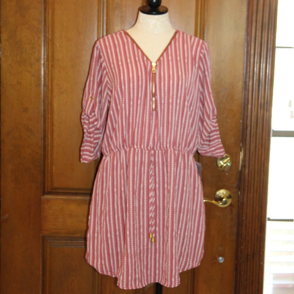 STRIPED RED AND WHITE BUTTON DOWN DRESS!